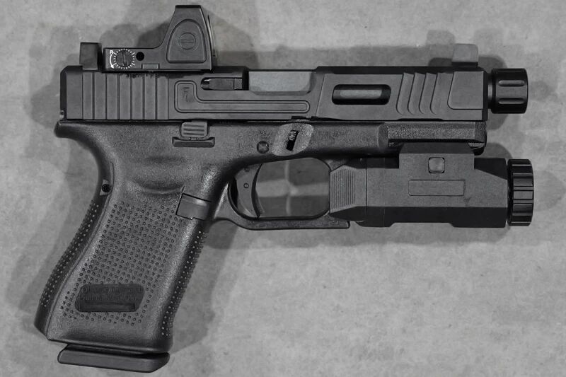 Replica Glock 19 Gen4 VFC / UMAREX Gas Fowler Custom